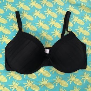 BODY EMBRACE Black Brassiere